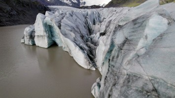 Iceland- Svinafellsjokull Glacier